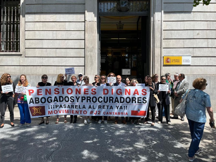 Abogados y procuradores cántabros se movilizan por "una pasarela" al RETA y no quedar "en la indigencia"