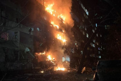 Al menos dos muertos y m&aacute;s de una veintena de heridos en un ataque ruso con misiles bal&iacute;sticos contra Kiev
