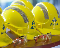 Alcoa advierte de que los aranceles de Trump al aluminio pueden destruir 100.000 empleos en EE.UU.