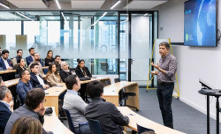 Alumnos de IE University y UC Berkeley trabajan en el desarrollo de sistemas avanzados de IA