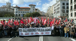 Amigos pensionistas lo tienen muy crudo, Podemos mete de pensionistas a los inmigrantes con y sin papeles  &nbsp; &nbsp;