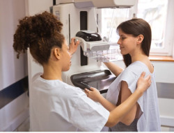 Arranca la nueva vuelta de cribado de mama, que se ampl&iacute;a a 48-71 a&ntilde;os y m&aacute;s de 30.000 c&aacute;ntabras