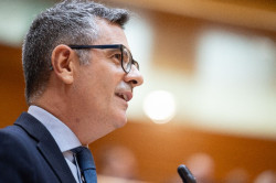 Bola&ntilde;os acusa a PP y Vox de "recortar el derecho de votar por correo" al "sembrar dudas" sobre el proceso electoral