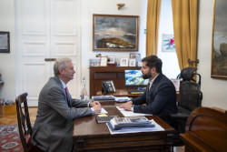 Boric agradece a Kast la "disposici&oacute;n y contribuci&oacute;n al clima positivo" de su reuni&oacute;n tras ganar los elecciones