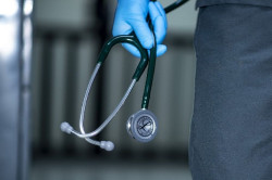 Cantabria, la CCAA con mayor tasa de enfermeros colegiados y la sexta en m&eacute;dicos