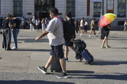 Casi el 80% de hoteles de Madrid cuelgan un `no hay vacantes` para un junio marcado por el Papa y Bad Bunny