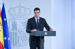 De partirse S&aacute;nchez  urge al BEI de Calvi&ntilde;o a aumentar la financiaci&oacute;n en defensa