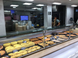El 68% de los espa&ntilde;oles compra comida preparada en el s&uacute;per y reitera que sigue yendo a comer a restaurantes