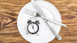 El ayuno mejora los beneficios de la dieta saludable sobre la presi&oacute;n arterial, seg&uacute;n un estudio