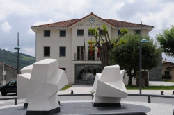 El Ayuntamiento de Noja respeta la sentencia que condena a D&iacute;az y lamenta "el da&ntilde;o que ha hecho a la Villa"