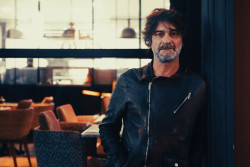 El cantautor Quique Gonz&aacute;lez recibir&aacute; hoy el Premio Cantabria Infinita