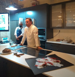 El chef &Aacute;ngel Le&oacute;n valora el papel de los cocineros, "un altavoz que puede ayudar a transformar la sociedad"