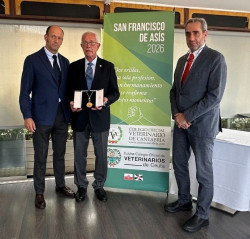 El Colegio Veterinario de Cantabria concede su primera Medalla de Oro a su hom&oacute;logo en Ceuta