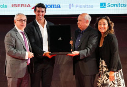  El Comit&eacute; Ol&iacute;mpico Espa&ntilde;ol premia el Concurso de Bolos de La Patrona por su valor deportivo y cultural