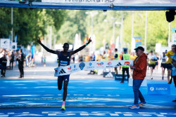 El keniano Mike Chematot y la et&iacute;ope Kena Girma reinan en marat&oacute;n Zurich Rock`n`Roll Running Series Madrid