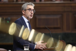 El ministro Espa&ntilde;a asegura que el teletrabajo "ha venido para quedarse", pero con car&aacute;cter voluntario