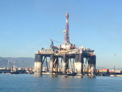 El precio del petr&oacute;leo se hunde un 13%, hasta 95 d&oacute;lares, tras acordar EEUU e Ir&aacute;n un alto el fuego temporal