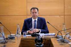 El primer ministro de Portugal dice que comprende la indignaci&oacute;n de los afectados por los incendios y Sanchez sigue de vacaciones