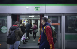 Espa&ntilde;a registra una subida del 5% en el n&uacute;mero de pacientes COVID en los &uacute;ltimos quince d&iacute;as y del 13% en UCI