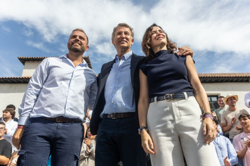 Feijóo carga contra García Ortiz por "atreverse" a dar un discurso delante del TS y acusa a Sánchez de "fallar" al Rey