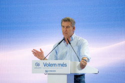 Feij&oacute;o exige el cese de M&oacute;nica Garc&iacute;a por el conflicto con los m&eacute;dicos y acusa a S&aacute;nchez de "lavarse las manos"
