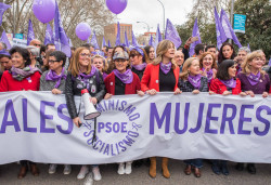 &iexcl;Feminismo de sal&oacute;n!   Por Pedro Arce