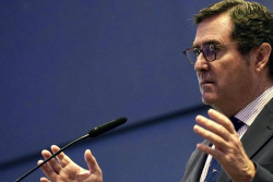 Garamendi apunta a que si la guerra en Ir&aacute;n se alarga repercutir&aacute; en la subida de la inflaci&oacute;n