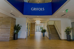 Grifols compra una planta de plasma en Montreal y una red de centros de plasma en EE.UU por 460 millones