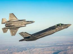 Israel lanza un "ataque preventivo" contra Ir&aacute;n y bombardea docenas de objetivos