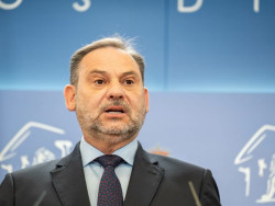                                    José Luis Ábalos.  Mariano Cabrero Bárcena es escritor