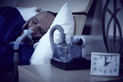 La apnea obstructiva del sue&ntilde;o es com&uacute;n en personas con problemas de memoria y pensamiento
