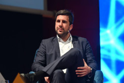 La banca espa&ntilde;ola se desmarca del aval a Enrique Riquelme para optar a la presidencia del Real Madrid