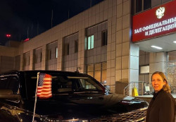 La embajadora de EEUU en Rusia abandona el pa&iacute;s en medio de los contactos entre Washington y Mosc&uacute;