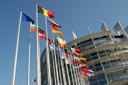 La Euroc&aacute;mara pide a la UE asumir liderazgo para una paz "duradera" en Ucrania ante la "ambivalencia" de EEUU