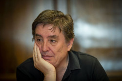 La incapacidad de Luis Garcia Montero culpa a Trump de no abrir  un centro de español  en Miami