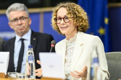 La OTAN pide m&aacute;s coordinaci&oacute;n con la UE para elevar la producci&oacute;n industrial y apoyar a Ucrania