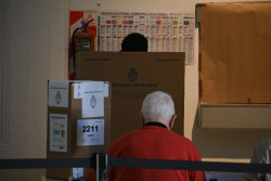 La participaci&oacute;n a las 12.00 en las legislativas argentinas se queda a siete puntos por debajo de 2021