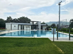 La piscina de Tanos reabre con normalidad tras analizarse el agua