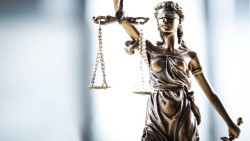 La prevaricación y el Tribunal Constitucional. Carlos Magdalena