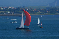 La tripulaci&oacute;n del Boro se impuso en la XXXVIII edici&oacute;n de la Traves&iacute;a del Carmen, organizada por el CNMC- Ayuntamiento de Camargo.