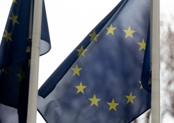 La UE, que no tiene ej&eacute;rcito, se limita a condenar  la detenci&oacute;n  por parte de los hut&iacute;es de empleados de la ONU