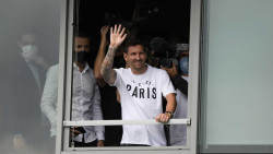 Leo Messi reina en Paris y deja atr&aacute;s el independentismo de un Bar&ccedil;a que fue universal
