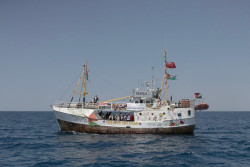 Los activistas del `Handala` se re&uacute;nen con un equipo legal en el puerto israel&iacute; de Ashdod