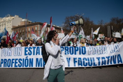 Los m&eacute;dicos inician este lunes su quinta semana de huelga nacional del a&ntilde;o contra el Estatuto Marco