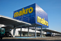 Makro dispara un 78,6% su beneficio en 2025 y apunta a los 2.000 millones de facturaci&oacute;n en 2026