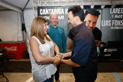 Más de 20.000 personas asistieron al concierto de Luis Fonsi en la playa Salvé de Laredo