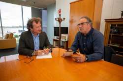 Más de 30 productores participan este sábado en la XII Feria de la Miel de Vega de Liébana