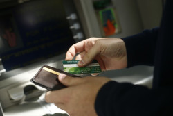 M&aacute;s de la mitad de los mayores de 65 a&ntilde;os en el mundo rural denuncia falta de atenci&oacute;n especial en su banco