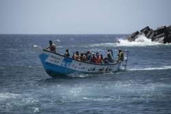Mauritania anuncia el rescate de 260 migrantes, incluidos 17 ni&ntilde;os, en dos embarcaciones frente a sus costas