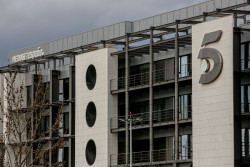 Mediaset Espa&ntilde;a propone un cara a cara entre S&aacute;nchez y Feij&oacute;o tras el adelanto electoral
